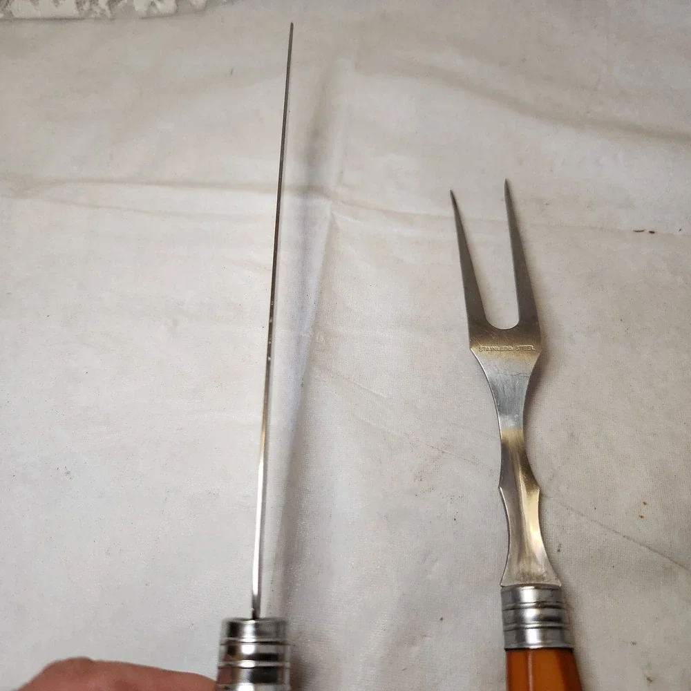 The Unbranded Brand piece stainless carving